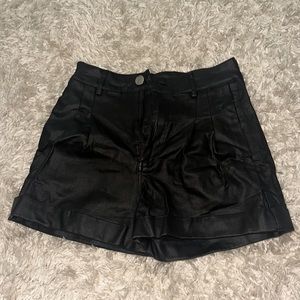 BLACK LEATHER SHORTS